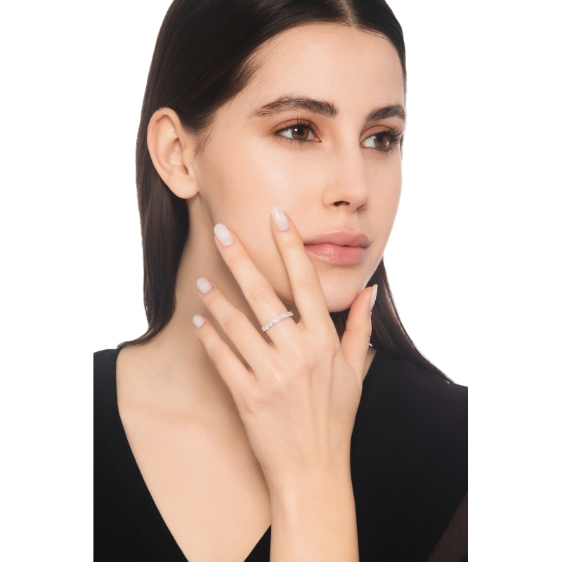 Weissgold 18K Damen Ring mit 9 Diamanten