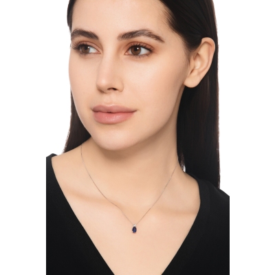 18k Weißgold Halskette mit Anhänger aus Diamanten und blauem Saphir-Solitär