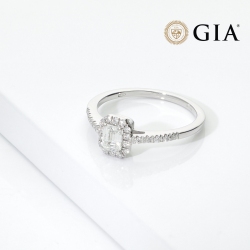 Damenring mit Diamant Smaragdschliff 0.40 kt GIA Weißgold 18K