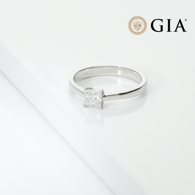 Diamantring Prinzessschliff 0.50 kt GIA 750er Weissgold