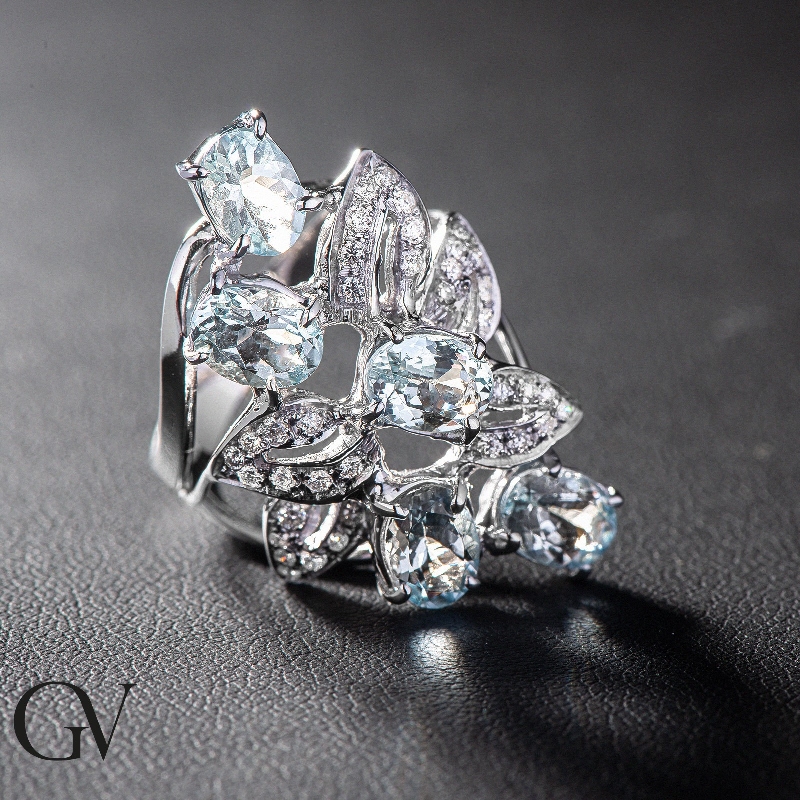 Aquamarin Bandring Weißgold 750 mit Diamanten Aquamarin Bandring Weißgold 750 mit Diamanten