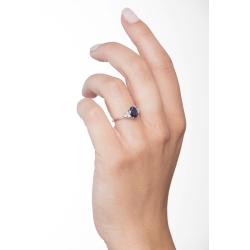 Weißgold Ring mit blauem Saphir und sechs Diamanten 2