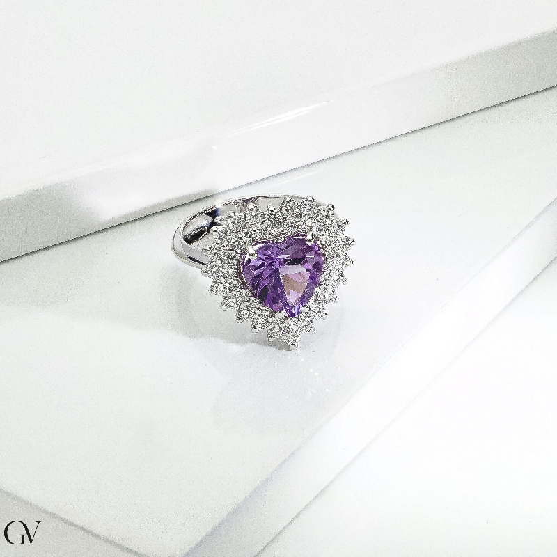 Amethyst Ring Weißgold 750 mit Diamanten  Amethyst Ring Weißgold 750 mit Diamanten