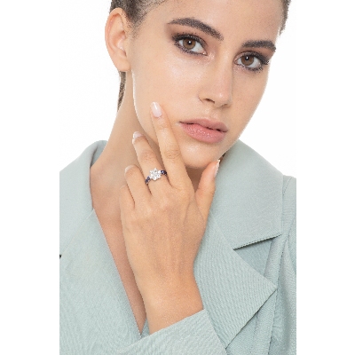 Weißgold Ring mit Diamanten und blauen Saphiren 