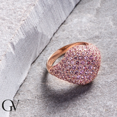 Pavé Ring aus Roségold mit rosa Saphiren