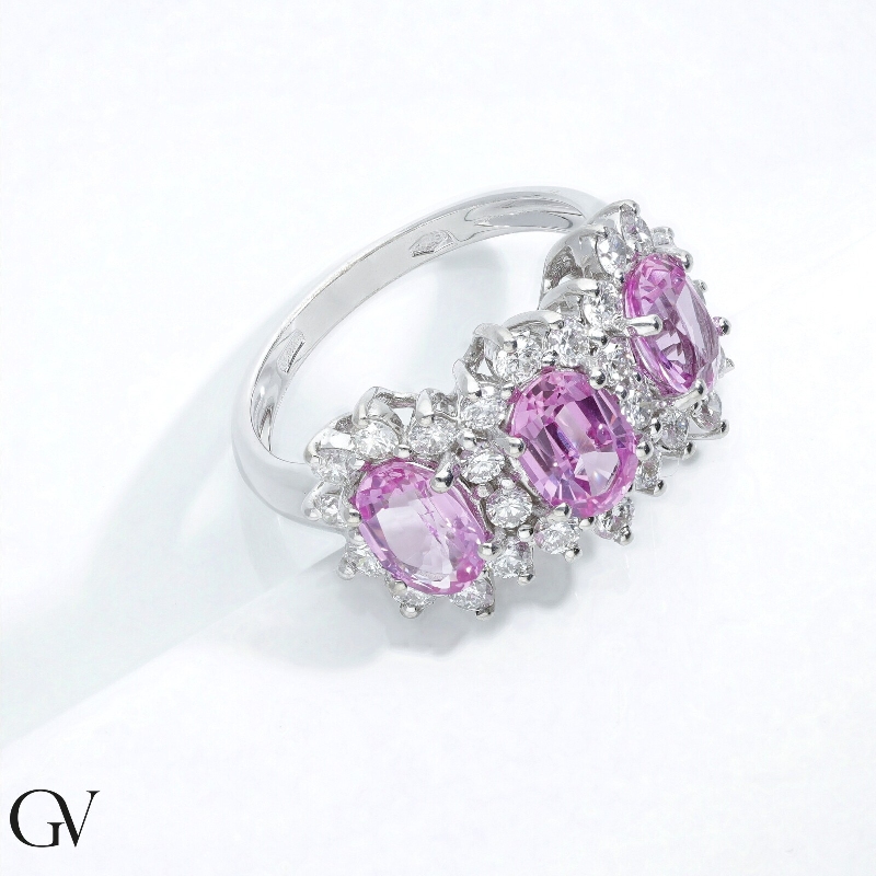Trilogie Ring mit drei Halo Rosa Saphire mit Brillanten 