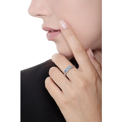 Weißgold Trilogy Ring mit Aquamarin und Diamanten