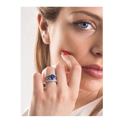 Weißgold Ring Damen mit zentralem Saphir und Diamanten 2