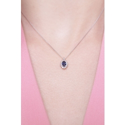 Weißgold Kette mit Diamanten und blauem Saphir 2