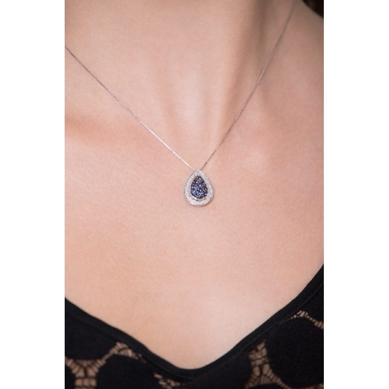 Weißgold Kette mit Tropfenanhänger aus Diamanten und blauen Saphiren Weißgold Kette mit Tropfenanhänger aus Diamanten und blauen Saphiren
