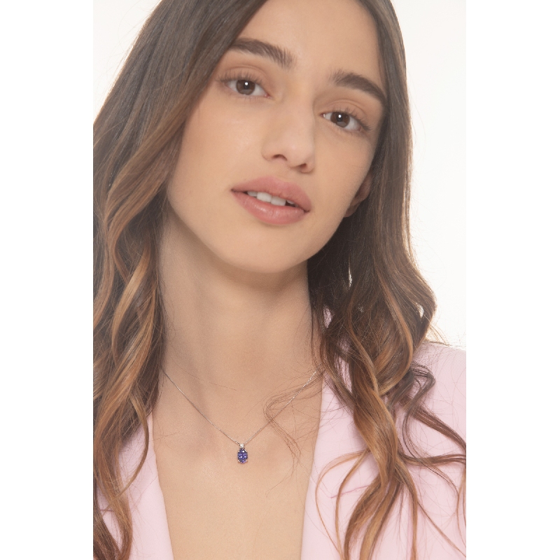 Weißgold-Kette mit Tansanit-Anhänger  Weißgold-Kette mit Tansanit-Anhänger