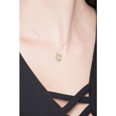 Weißgold Damenkette mit Peridot und Diamanten