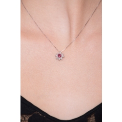 Halskette mit Stern-Anhänger aus Rubinen und Diamanten  2