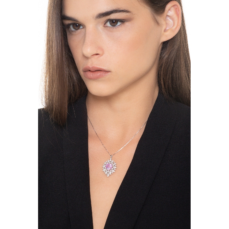 Saphir Anhänger mit Diamanten Weißgold Kette Saphir Anhänger mit Diamanten Weißgold Kette