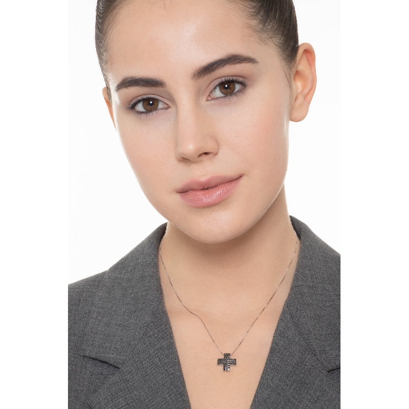 Kreuz-Anhänger mit schwarzen Diamanten Weißgold-Kette Kreuz-Anhänger mit schwarzen Diamanten Weißgold-Kette