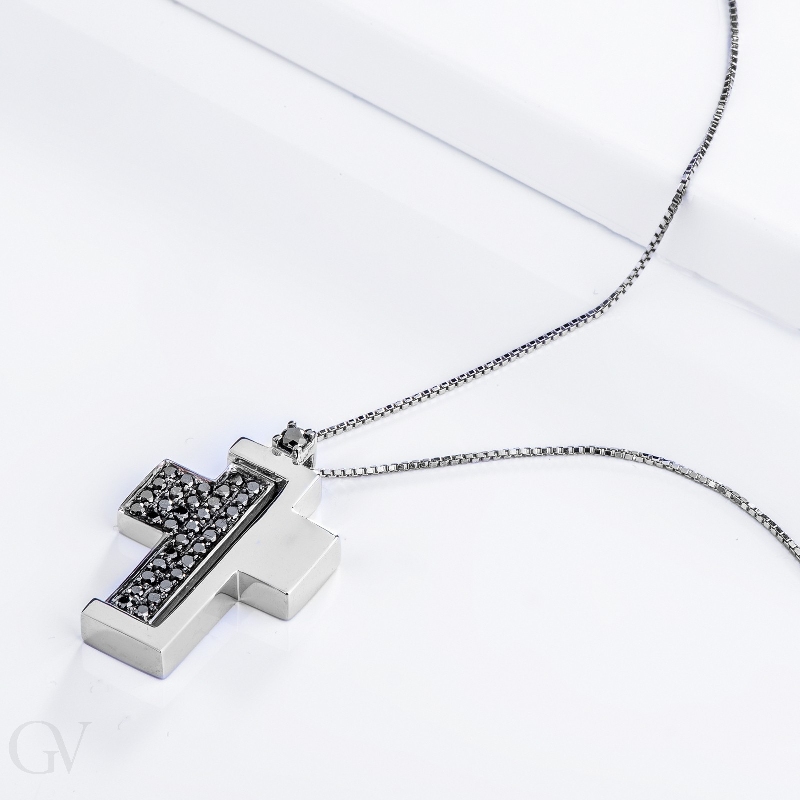 Kreuz-Kette für Herren aus Weißgold mit schwarzen Diamanten Kreuz-Kette für Herren aus Weißgold mit schwarzen Diamanten