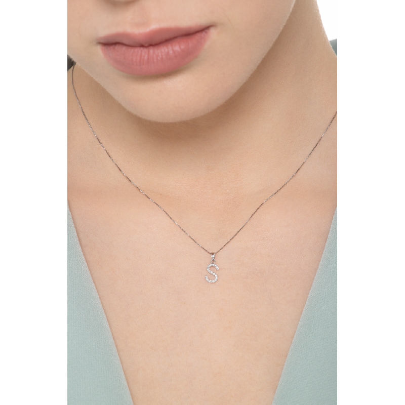 Kette mit Buchstabe S aus Weißgold und Diamanten Kette mit Buchstabe S aus Weißgold und Diamanten