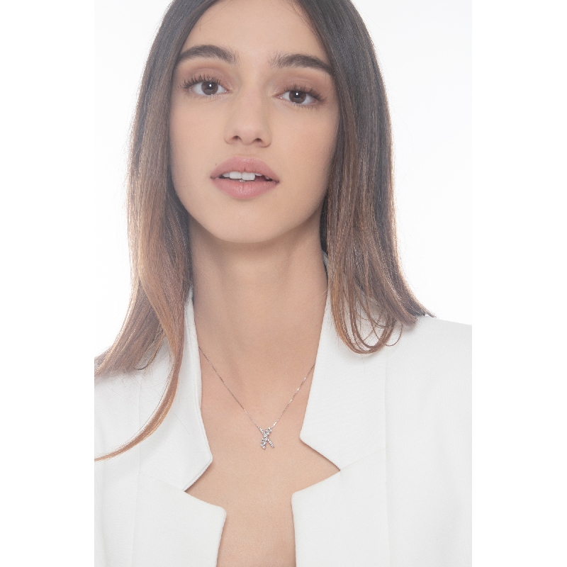 Weißgoldkette mit Diamant-Kreuz-Anhänger 