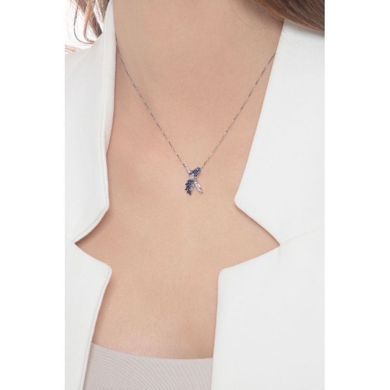 Halskette mit blauen Saphiren und Diamanten  Halskette mit blauen Saphiren und Diamanten