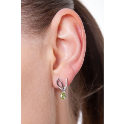Moderne Ohrringe aus Weißgold mit Peridots und Diamanten 2
