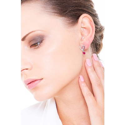 Ohrringe aus Weßgold mit Rubinen und Brillanten