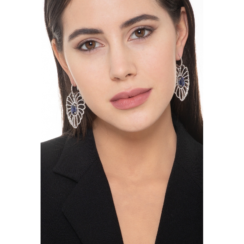 Weißgold Ohrhäger mit Diamanten und blauen Saphiren Weißgold Ohrhäger mit Diamanten und blauen Saphiren