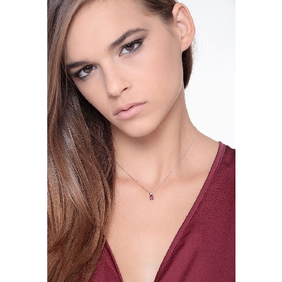 Damenkette aus Weißgold mit Rubin-Anhänger und Brillanten
