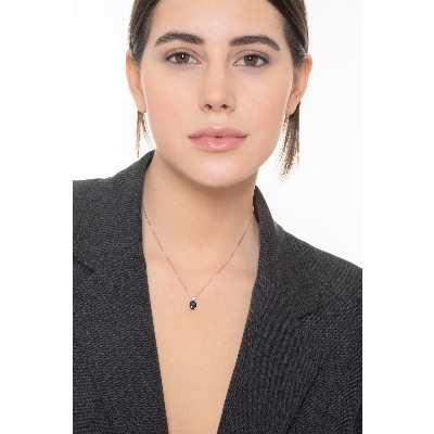 Weißgold Halskette mit Saphir-Anhänger und Diamanten