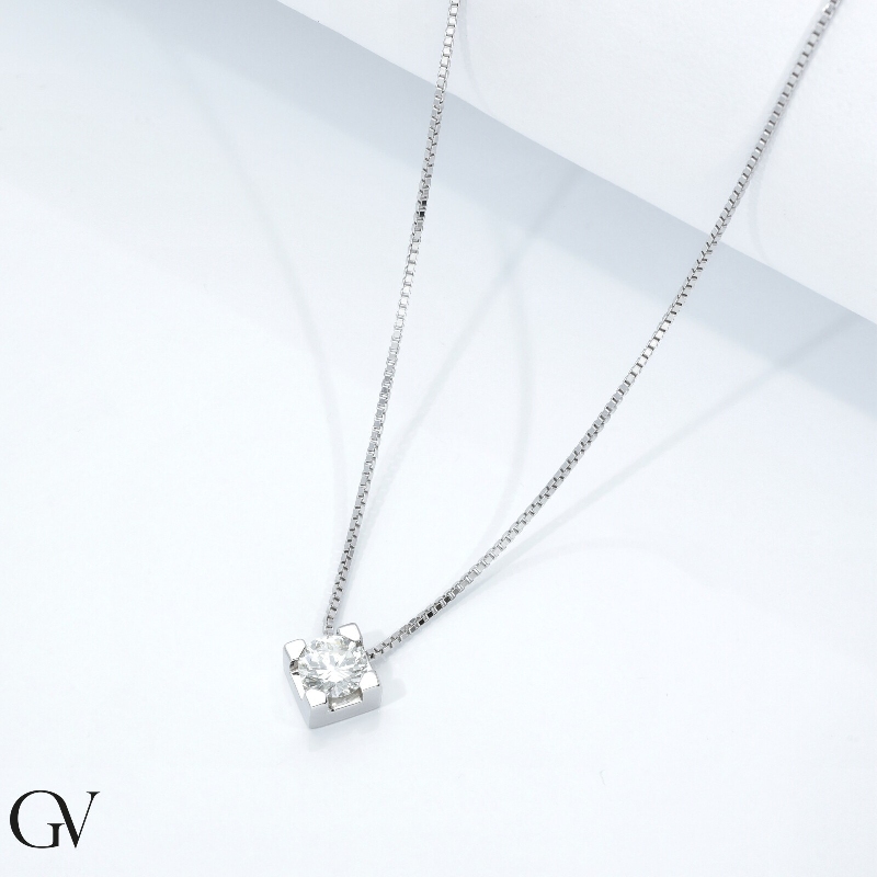 Weißgold Kette mit Diamant Anhänger 0,70 ct Rhombus  Weißgold Kette mit Diamant Anhänger 0,70 ct Rhombus