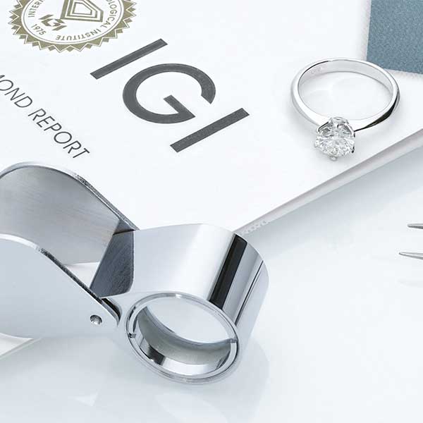 Warum solltest du einen Solitär-Ring aus Weißgold mit zertifizierten Diamanten kaufen?